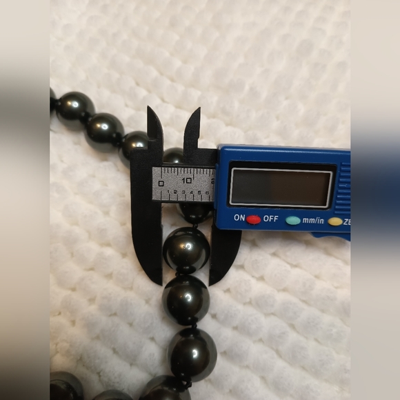 Tahitian Color Shell Pearl Necklace - Picture 4 of 4